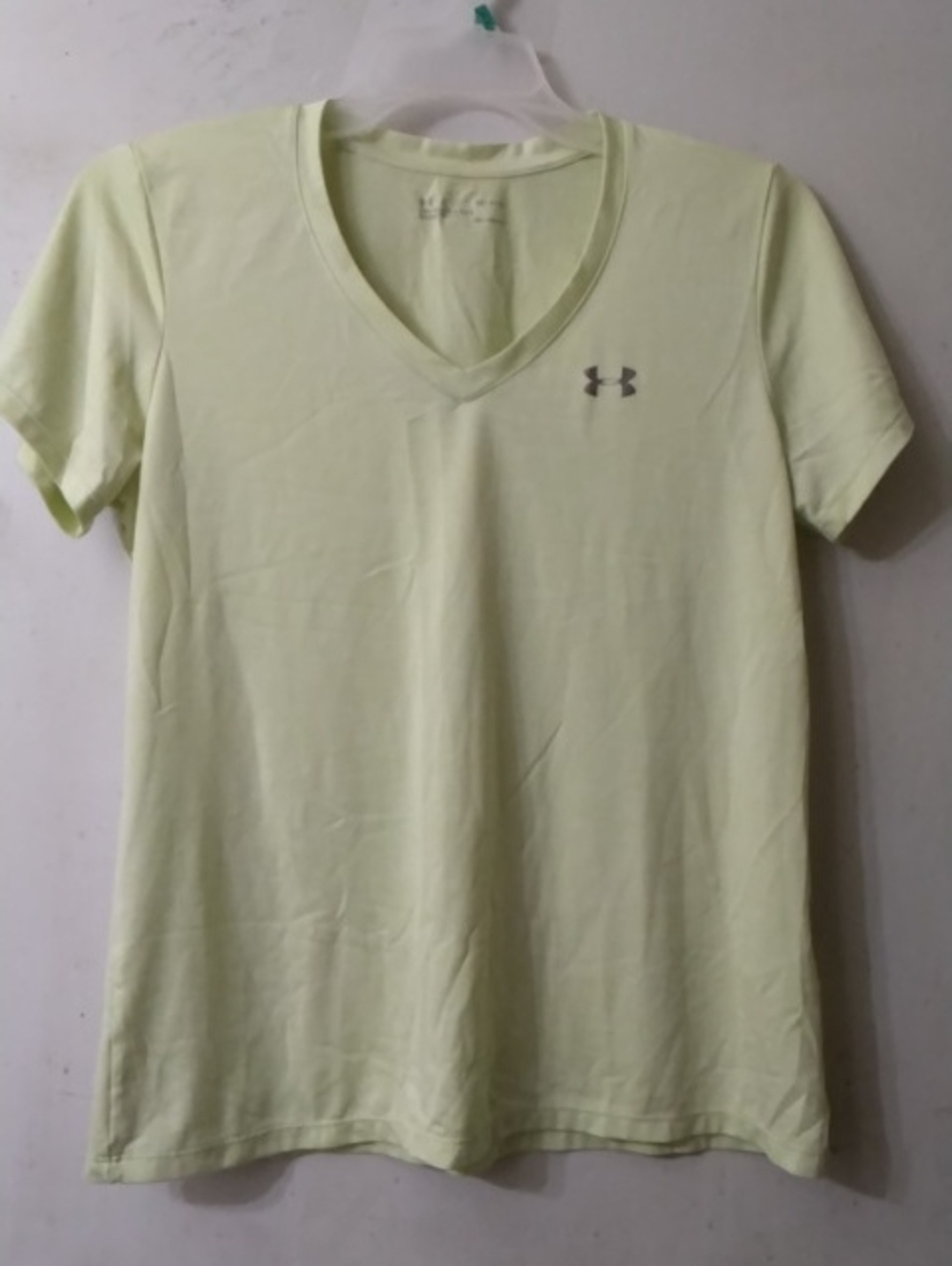 Under Armour Heat Gear Women’s V-Neck Short Sleeve Tee in Pale Yellow